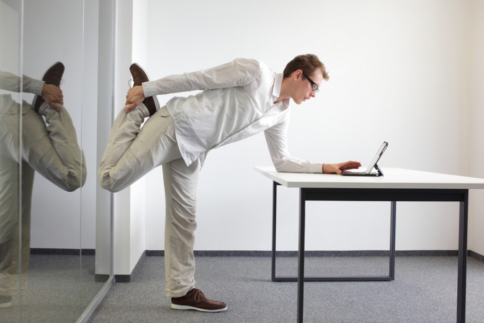 5 simple movements in the Office for a healthy heart - HealthyGlow99